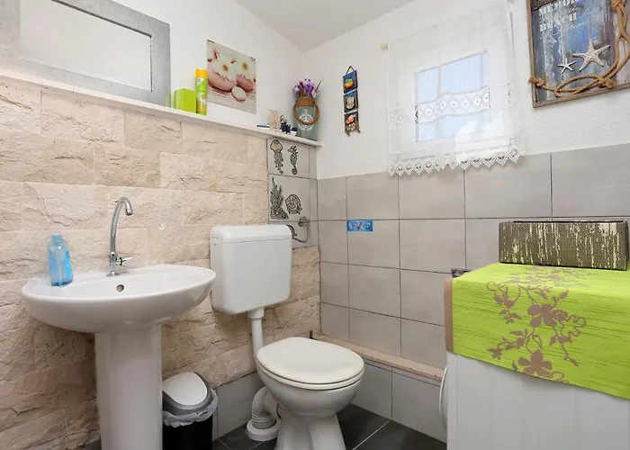 Apartment Apartments By The Sea Rastici, Ciovo - 5234